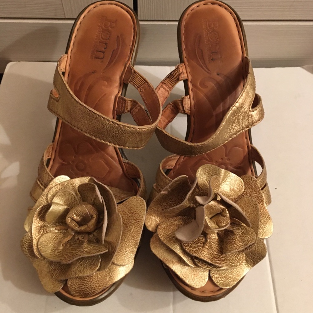 BORN gold metallic heeled sandals 6